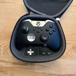 Xbox Elite Series 2 Controller + Case & Accessories