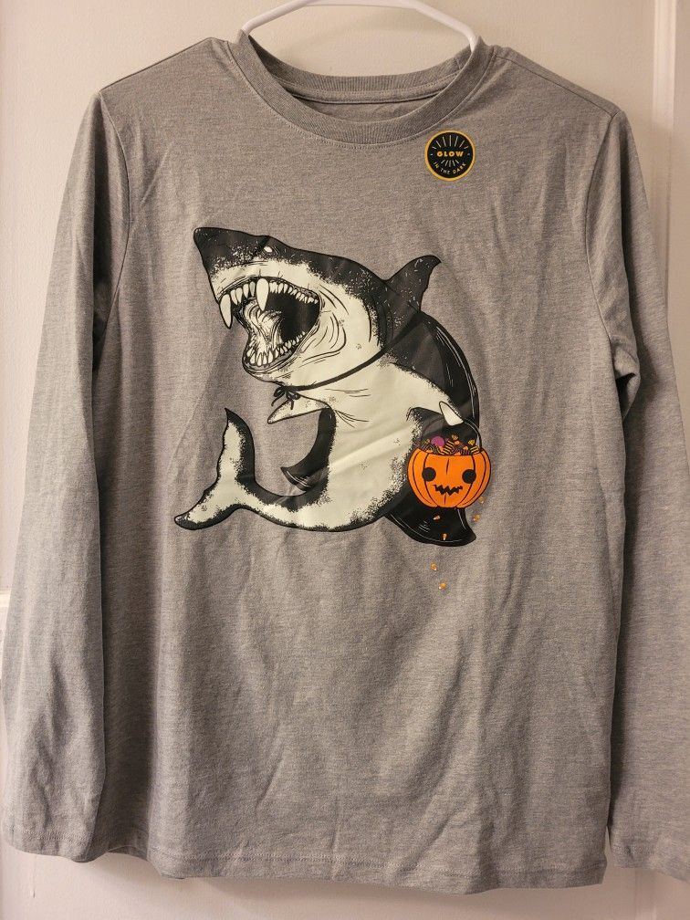Halloween Shirt. Long Sleeve. Shark. Pumpkin Basket. Glow In The Dark. Tiburon. Camisa. Para Niños. Manga Larga.