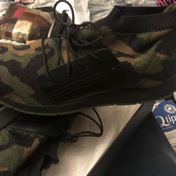Mens 111/2 Army style Tennis Shoe