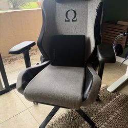 2020 Secret Lab Gaming Chair