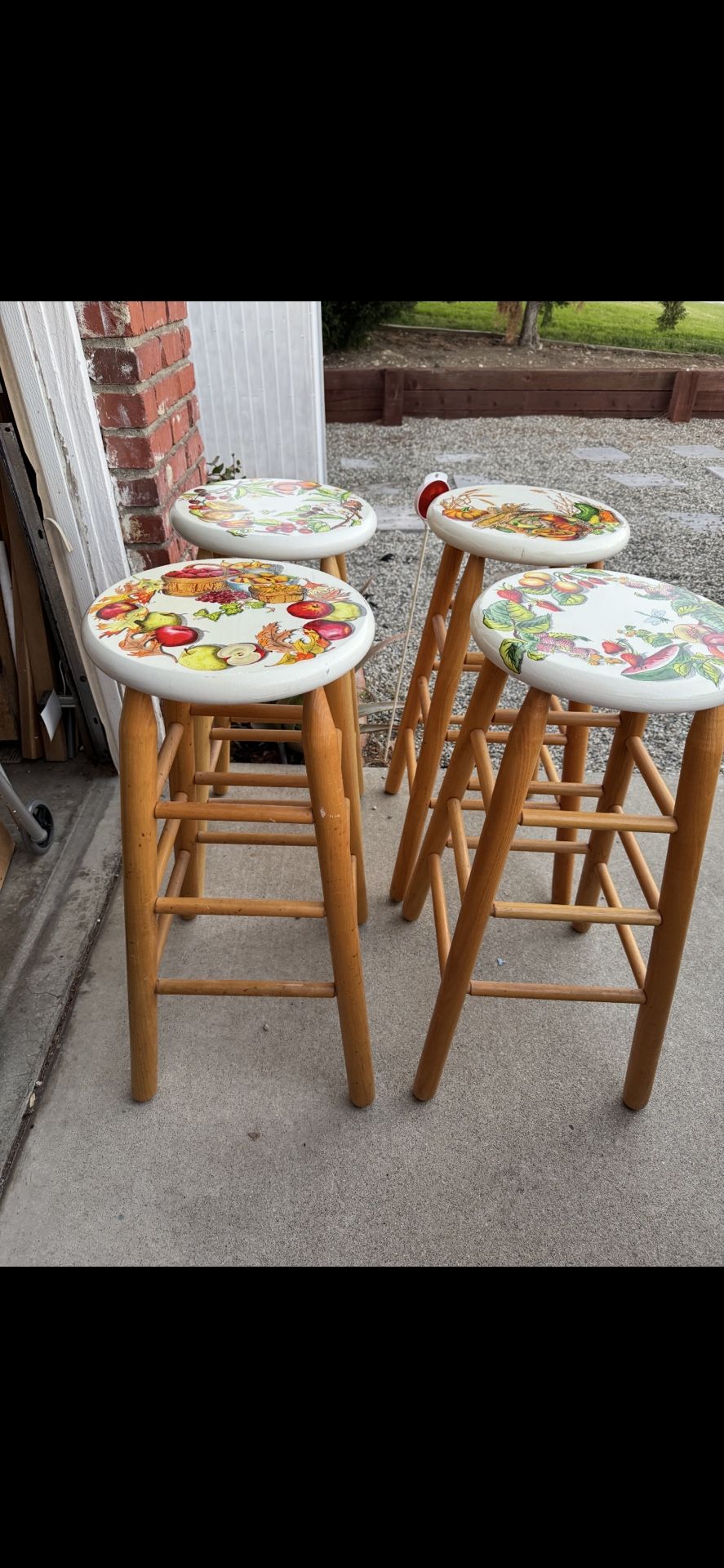 4 Bar Beautiful  Stools 