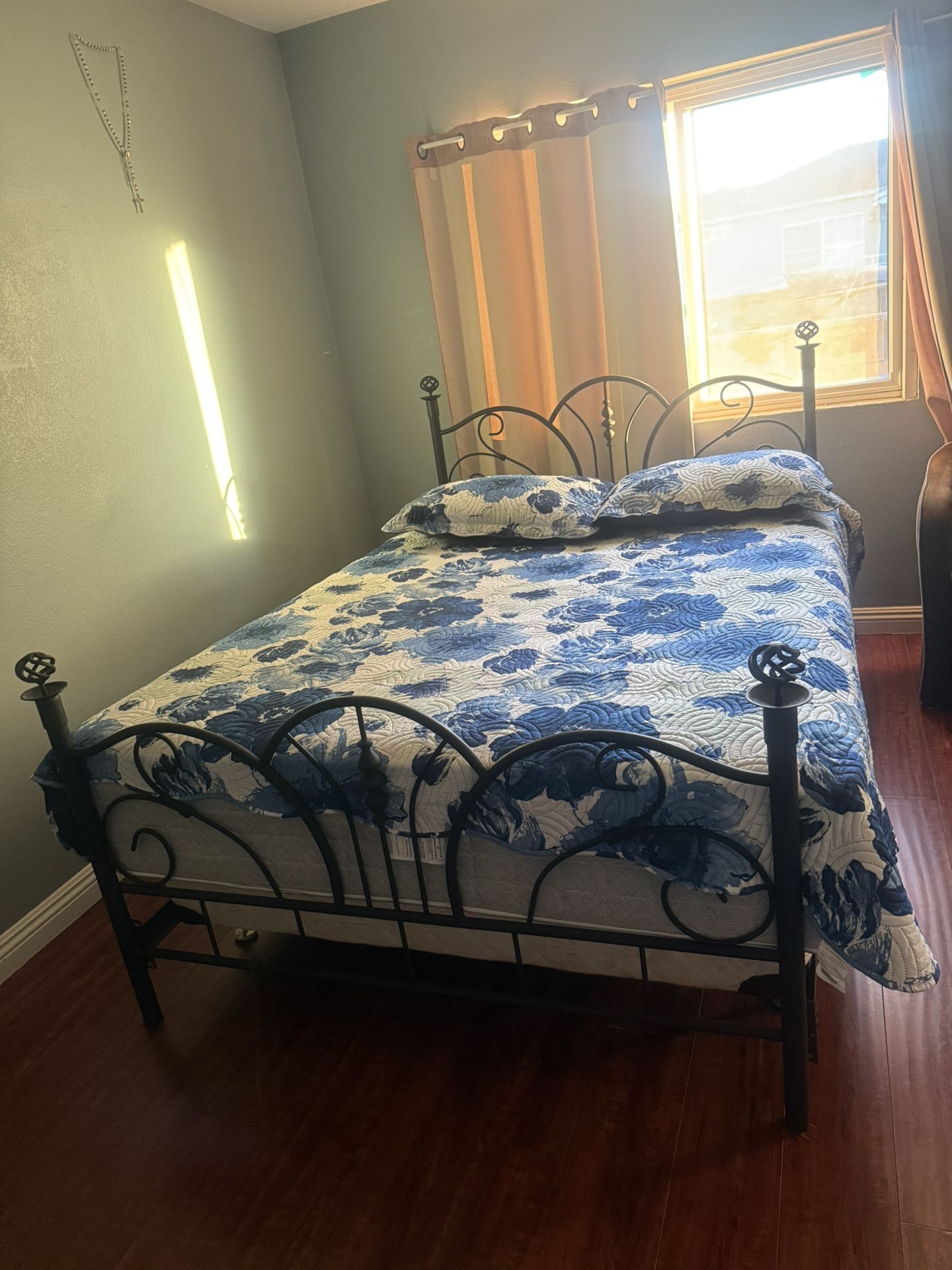 Bed Frame With Mattress