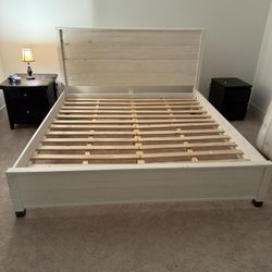 Baja Shabby White King Platform Bed