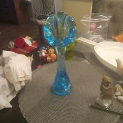 BEAUTIFUL GLASS  BLUE VASE