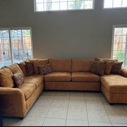Rust Microfiber Sectional Sofa with Chaise – Good Condition