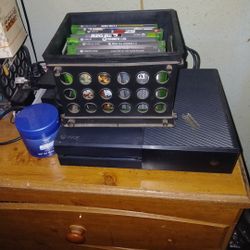 Xbox One Console Come With Two Controllers And 9 Games 