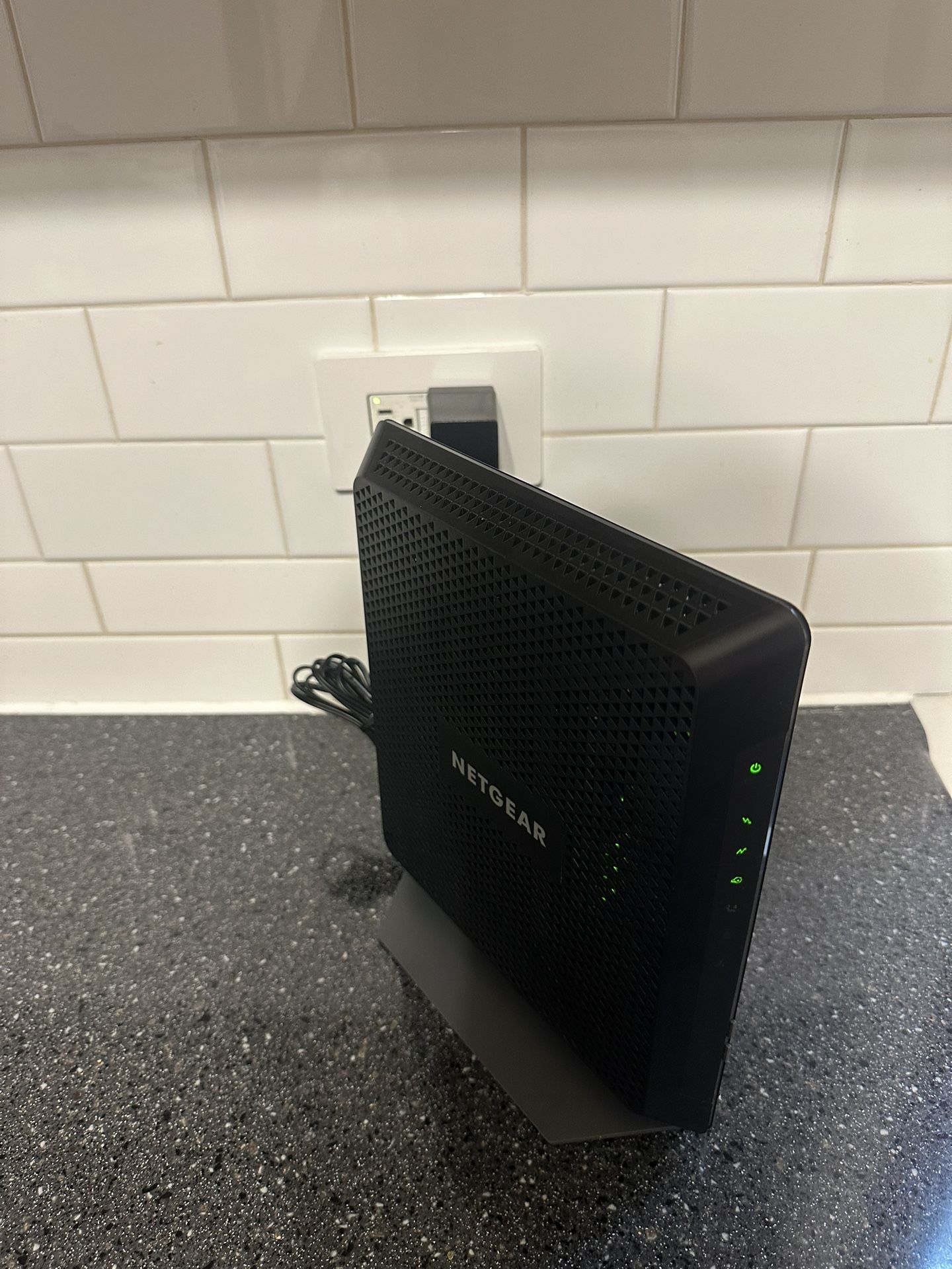 NETGEAR Nighthawk Cable Modem WiFi Router Combo C7000