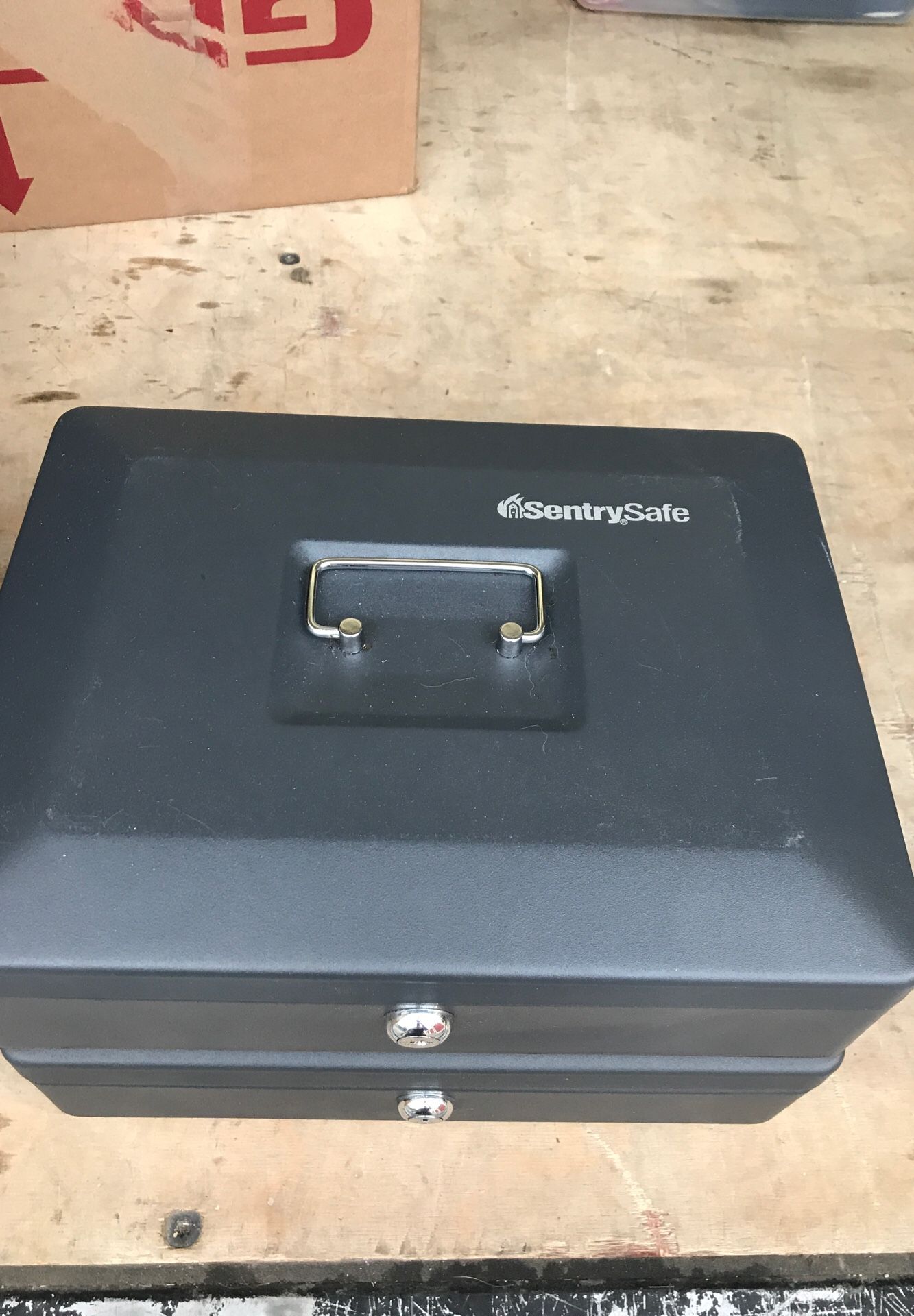 Cash boxes (2)