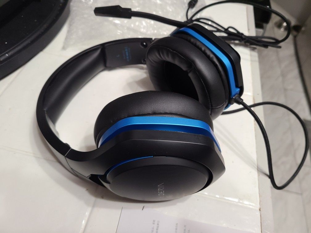 Xiberia USB Gaming Headphones 