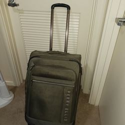 Luggage / Perry Ellis Luggage Suitcase Olive Green Durable Canvas Waterproof Several Deep Well Pockets Fine Silk Interior Strong Reinforced Exterior!