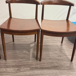 Set of 2 Wooden Dining Chairs – Vintage Style