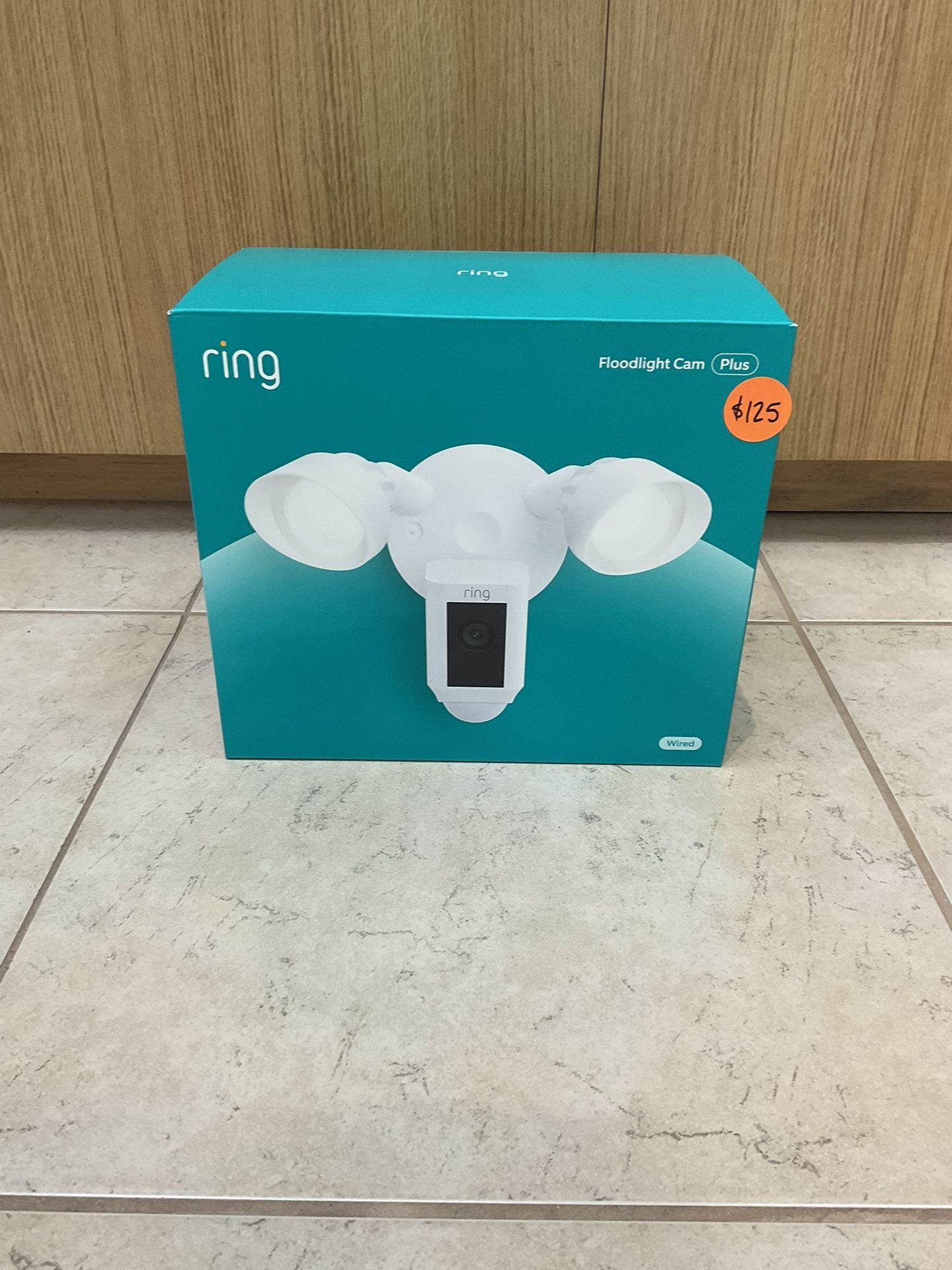 RING FLOODLIGHT CAM PLUS
