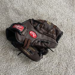 12 1/2 inch baseball glove