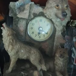 Wolf Clock