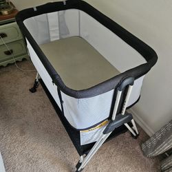 Bassinet + Sheets