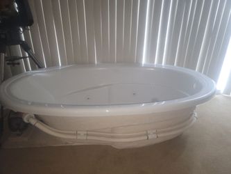 NEW Jetted Bath Tub