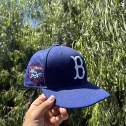 Dodges hat Blue