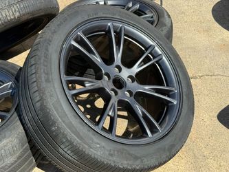 FREE DELIVERY 4x OEM 2025 Tesla Model Y Wheels Gemini Charcoal Rims Pirelli Tires 25% 255/45/19