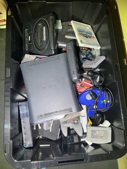 Huge 27 gallon bin of videogames Nintendo sega Xbox