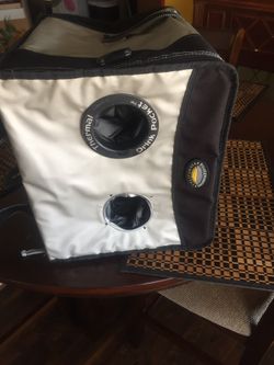 Cooler $10 realy nice no leaks. Keep the drink. Really cold