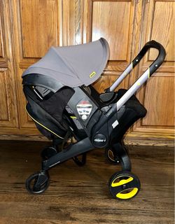 Doona with Car Base + Extra Accessories