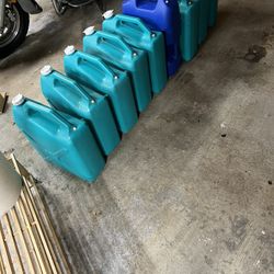5 Gallon Water Plastic Jugs