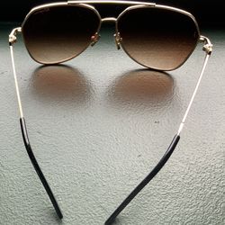 🎆 Salvatore FERRAGAMO 🕶️ Sunglasses... Value $150... 🚚MOVING OUT OF STORAGE📦