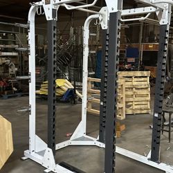 HAMMER STRENGTH HD ELITE POWER RACK READY FOR DELIVERY OF PICKUP!!