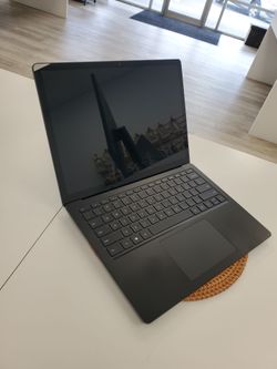 Microsoft - Surface Laptop 3 - 13.5" Touch-Screen (Model 1867) Intel Core i7 - 16GB Memory - 256GB SSD Heavy Used Matte Black