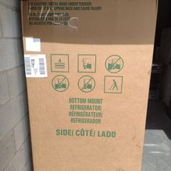 Brand new G.E. french door fridge, delivery available!!!