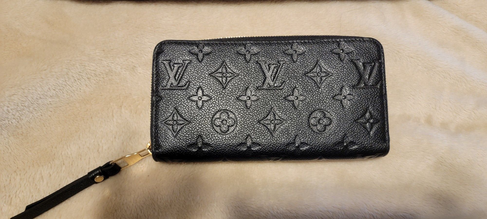 Louis Vuitton Artsy mm Handbag for Sale in Midlothian, TX - OfferUp
