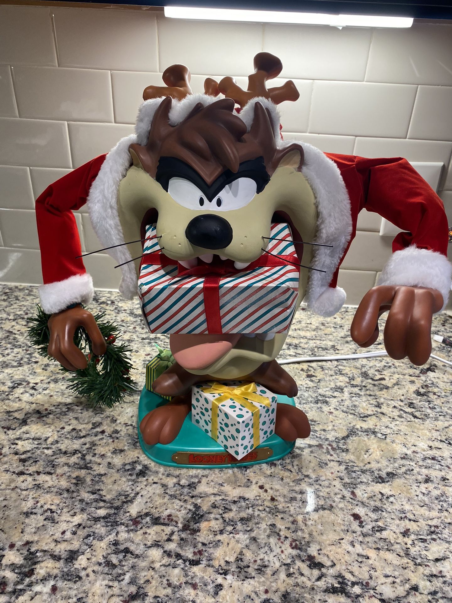 VINTAGE 1996 LOONEY TUNES CHRISTMAS TAZ