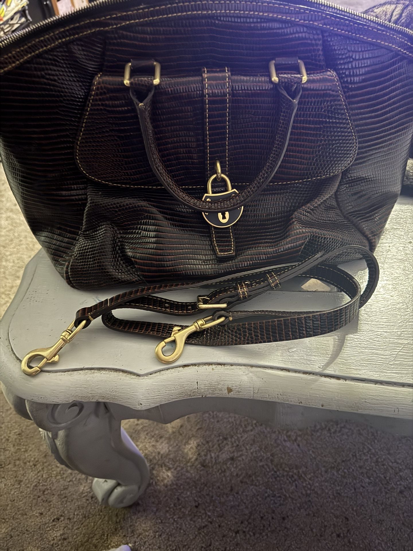 Dooney&Bourke Purse With Crossbody Strap Pick Up