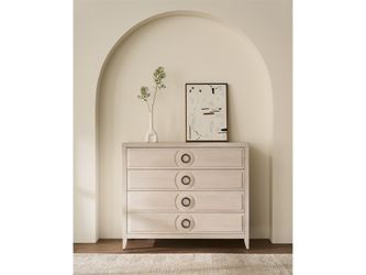 Lizmore White Oak Chest