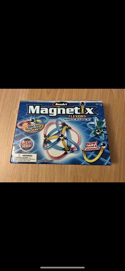 This is a rare vintage RoseArt 3D magnet building set 2854 Great for kids to build