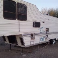 Prowler 5th Wheel Trailer 
