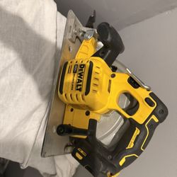Dewalt Saw 