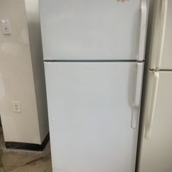 GE 28”used Refrigerator Working Perfectly 4 Months Warranty 