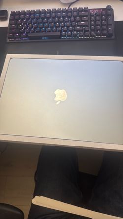 15”MacBook Air m4 16Ram 256SSD 8 power cycle
