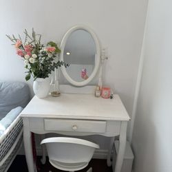 VANITY WITH MIRROR AND CHAIR 