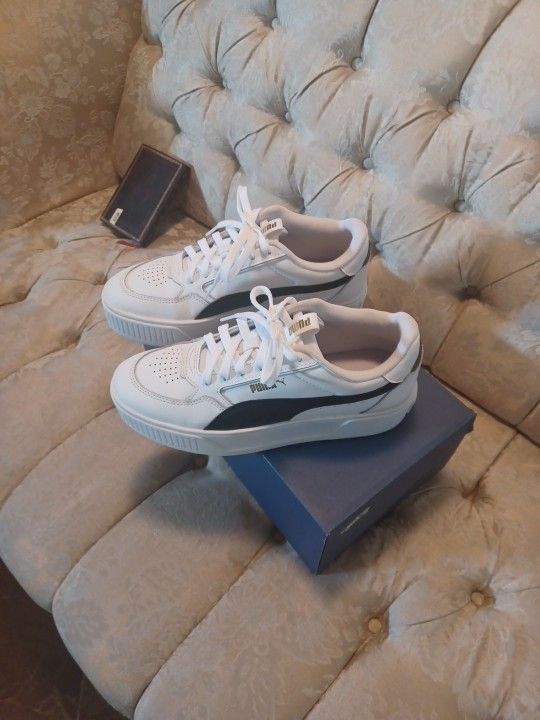 Pumas Woman Karman Rebelle Sneakers Size 8