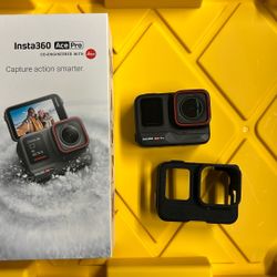 Insta360 Ace Pro with battery and original box and accessories 