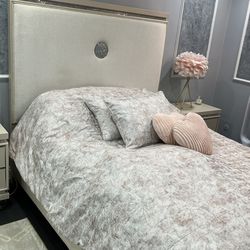 Beautiful Queen Bedroom Set