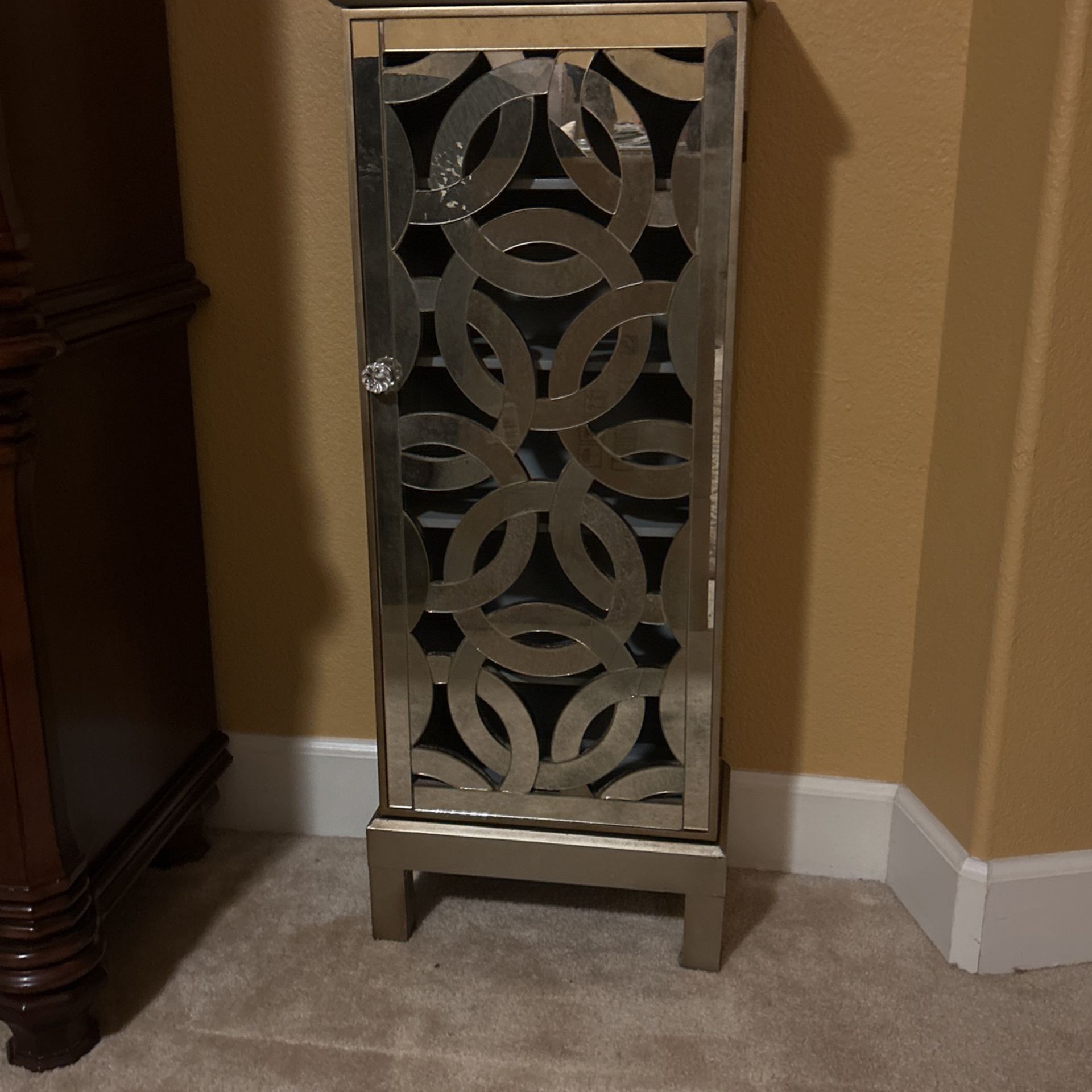Beautifully Made Mirrored Mosaic Door Dresser Storage Cabinet With 5 Shelves