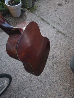 Lyons Guitar