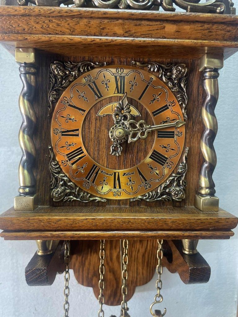 Dutch "Nu Elck Syn Sin" Weights driven - Beautiful wall clock - Working