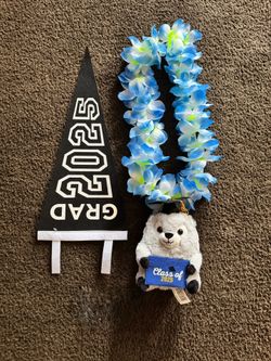 2025 Graduation Lei & Flag 