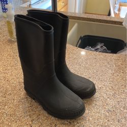 Girls Size 3 Rain Boot