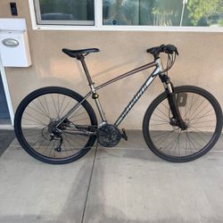 Specialized Hybrid Crosstrail commuter Bike