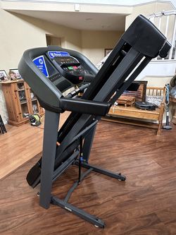 Horizon Fitness T101 Folding Treadmill - Good Condition (Corona)